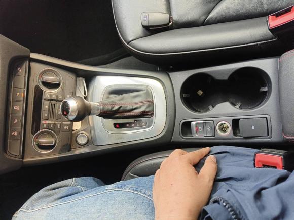 [杭州·浙A] 二手奥迪奥迪Q32016款 35 TFSI quattro 全时四驱风尚型