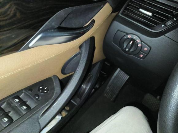 [上海·沪E] 二手宝马宝马X12010款 xDrive28i