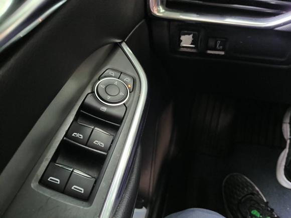 [广州·粤A] 二手凯迪拉克凯迪拉克XT42018款 28T 两驱豪华型