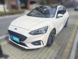福特福克斯2019款 三厢 EcoBoost 180 自动ST Line