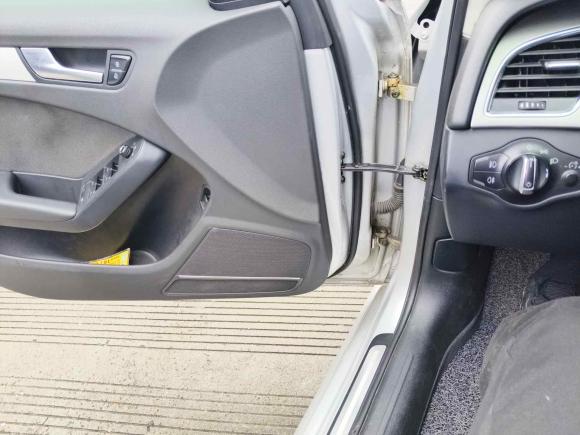 [上海·沪A] 二手奥迪奥迪A4L2011款 2.0 TFSI 标准型