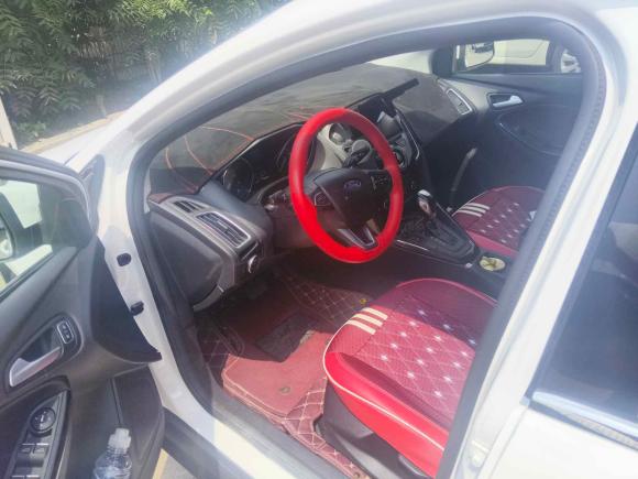 [青岛·鲁U] 二手福特福克斯2018款 两厢经典 EcoBoost 125 自动超能风尚型智行版