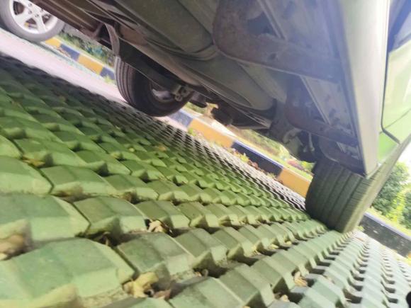 [上海·沪B] 二手江铃驭胜S3502013款 2.4T 自动两驱柴油超豪华版5座