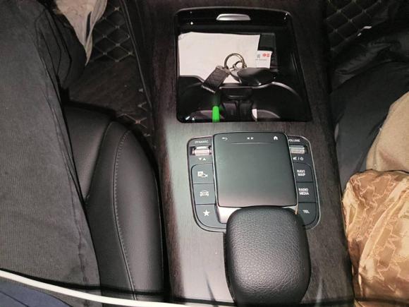 [广州·粤A] 二手奔驰奔驰A级2021款 A 200 L 运动轿车动感型