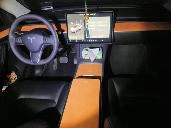 [上海·琼A] 二手特斯拉Model Y2022款 改款 后轮驱动版