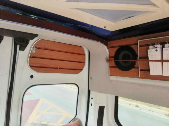 [西安·陕U] 二手福特全顺2023款 2.0T汽油手动多功能商用车中轴中顶5/6座