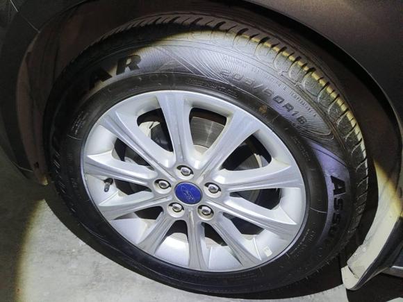 [西安·陕A] 二手福特福克斯2012款 三厢 1.6L 自动尊贵型