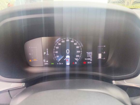 [南京·苏A] 二手沃尔沃沃尔沃S602022款 B4 智逸豪华版