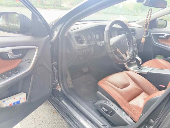 [无锡·苏B] 二手沃尔沃沃尔沃V602013款 T5 舒适版