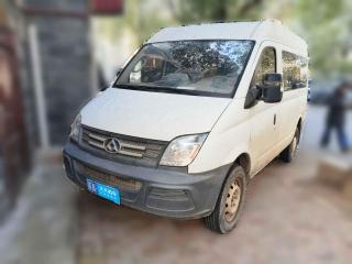 大通新途V802015款 2.5T 手动傲运通版短轴中顶