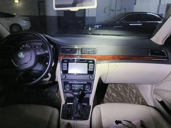 [上海·沪J] 二手斯柯达昊锐2009款 2.0TSI 自动贵雅版