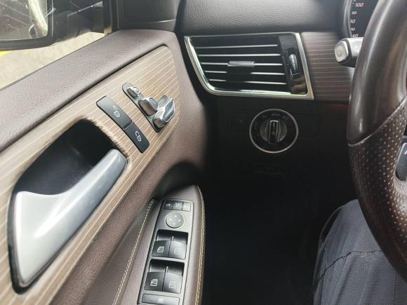 [广州·粤A] 二手奔驰奔驰GLE2019款 GLE 320 4MATIC 动感型臻藏版