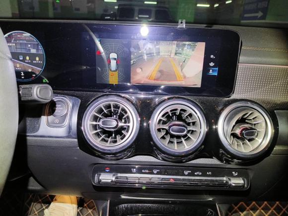 [武汉·鄂A] 二手奔驰奔驰GLB2022款 改款 GLB 200 时尚型