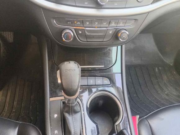 [上海·沪C] 二手别克威朗2015款 三厢 20T 双离合精英型