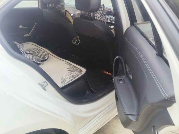 [常州·苏D] 二手奔驰奔驰A级2022款 改款二 A 200 L 运动轿车时尚型