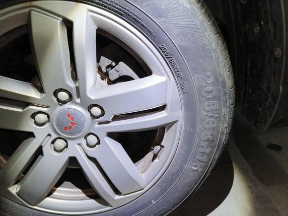 [上海·豫S] 二手五菱汽车五菱宏光PLUS2019款 1.5T 手动豪华型 7座