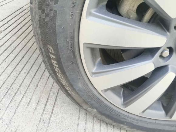 [上海·豫Q] 二手荣威荣威RX82018款 30T 智联网两驱旗舰版