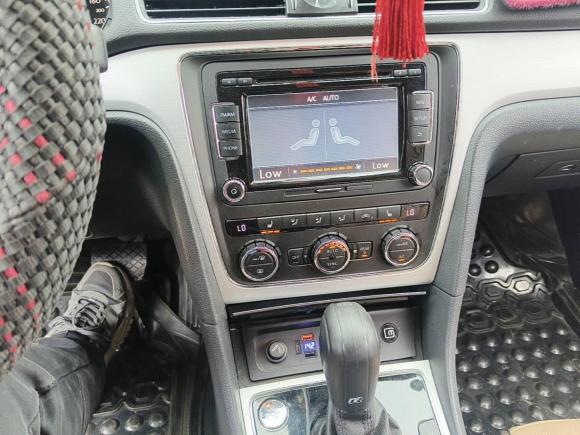 [上海·沪C] 二手大众帕萨特2014款 1.8TSI DSG御尊导航版