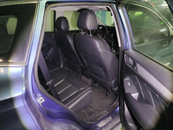 [青岛·鲁B] 二手荣威荣威RX52018款 20T 两驱自动互联网智尊版