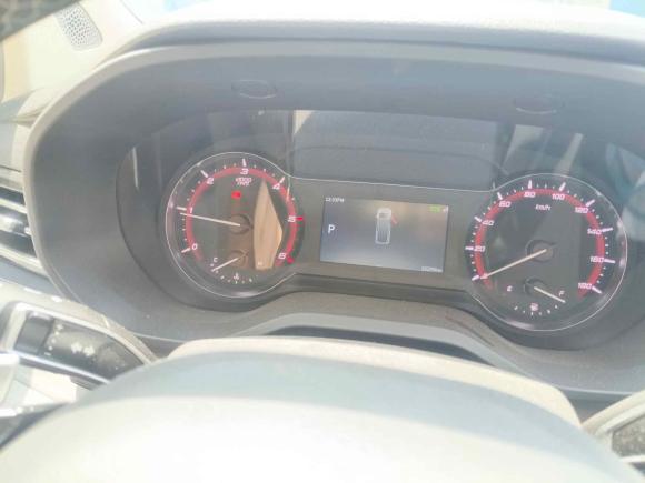 [杭州·浙A] 二手上汽大通MAXUS新途V702023款 2.0T 精英版 自动短轴低顶 5/6座