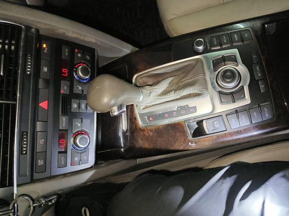 [上海·沪J] 二手奥迪奥迪A6L2010款 2.8 FSI 舒适型