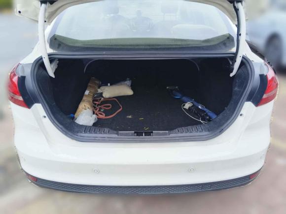 [佛山·粤Y] 二手福特福克斯2017款 三厢 1.6L 自动风尚型智行版