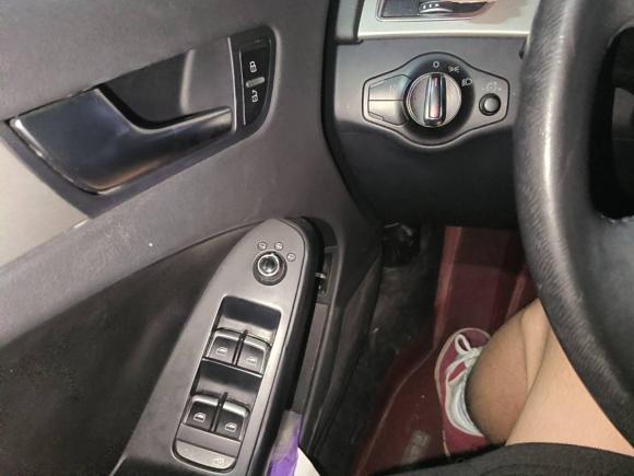 [金华·赣E] 二手奥迪奥迪A4L2013款 30 TFSI 自动舒适型