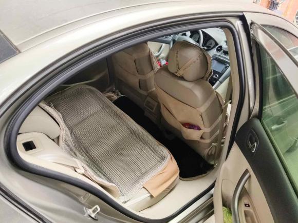 [成都·川A] 二手标致标致4082013款 2.0L 自动舒适版