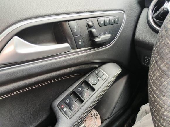 [西安·陕A] 二手奔驰奔驰GLA2016款 GLA 200 时尚型