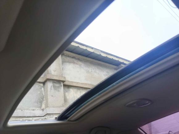 [上海·皖C] 二手别克凯越2015款 1.5L 手动经典型