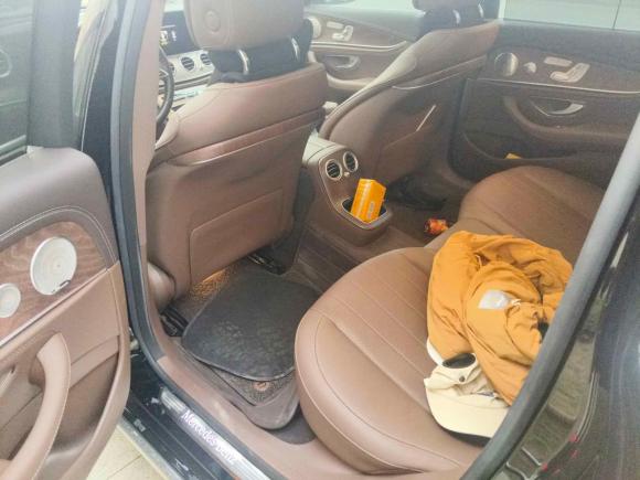 [义乌·浙G] 二手奔驰奔驰E级2023款 E 300 L 豪华型