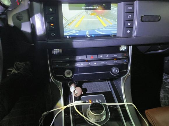 [苏州·浙A] 二手捷豹捷豹XF2016款 XF 2.0T 两驱R-Sport运动版