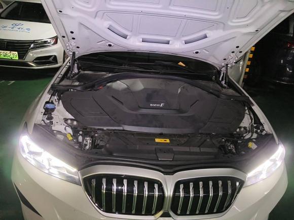 [上海·沪A] 二手宝马宝马i32022款 eDrive 35 L