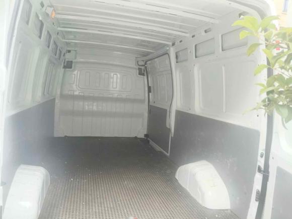 [上海·苏E] 二手上汽大通MAXUS新途V802025款 超值版城配王 2.0T 手动长轴中顶127Ps 3座