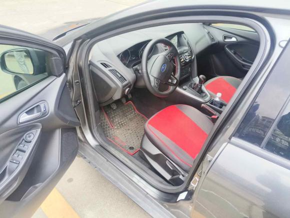 [佛山·粤E] 二手福特福克斯2015款 两厢 1.6L 手动舒适型