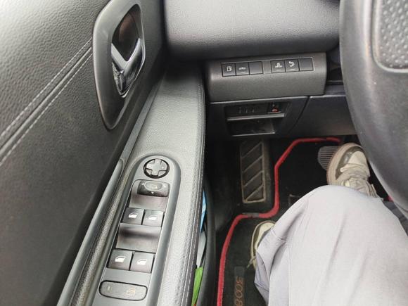 [佛山·粤X] 二手标致标致30082013款 2.0L 自动潮流版