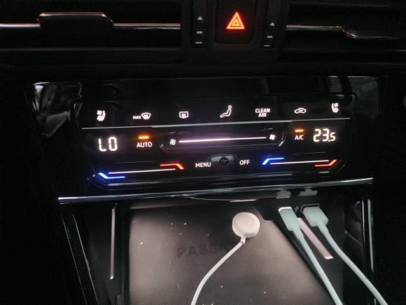 [上海·苏U] 二手大众帕萨特2022款 330TSI 豪华版