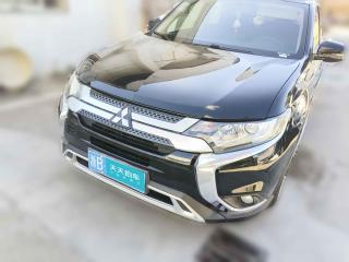 三菱欧蓝德2019款 2.0L 两驱畅享版 7座 国VI