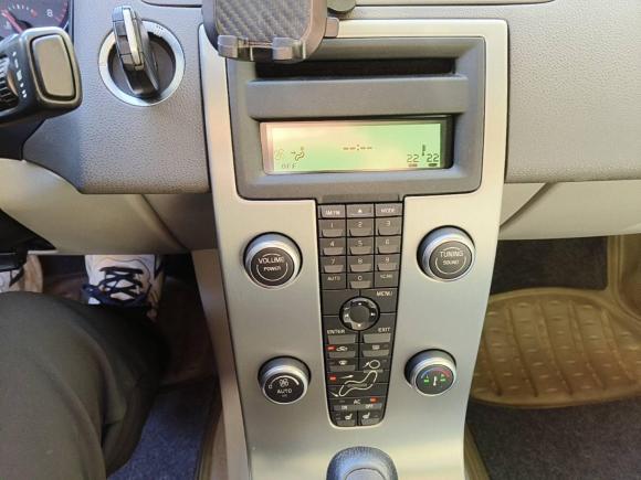 [上海·沪A] 二手沃尔沃沃尔沃S402007款 2.4i 智尚版