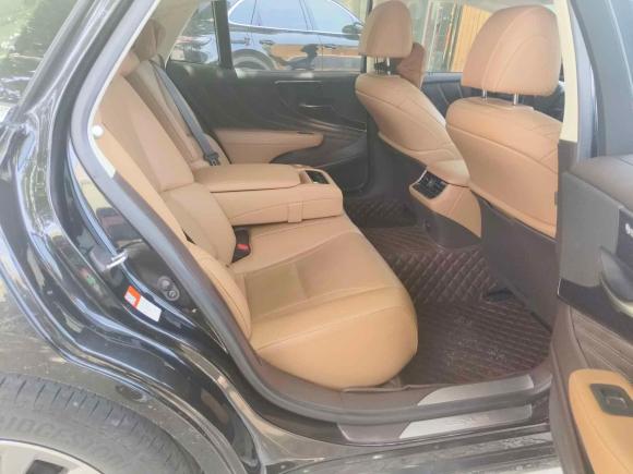 [济南·鲁A] 二手雷克萨斯雷克萨斯LS2020款 500h 卓越版 国VI