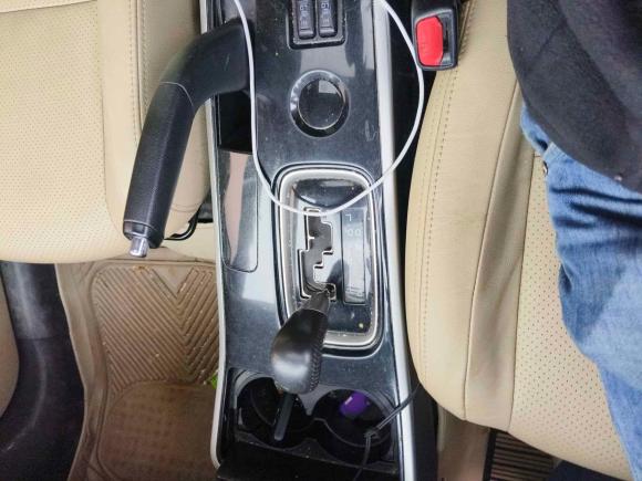 [青岛·鲁B] 二手三菱欧蓝德2018款 2.0L 两驱荣耀版 5座