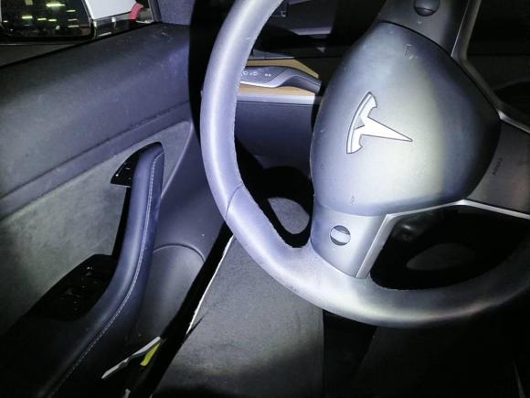 [上海·沪A] 二手特斯拉Model 32019款 标准续航后驱升级版