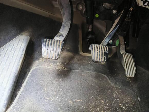 [武汉·鄂A] 二手别克英朗2015款 15N 手动精英型