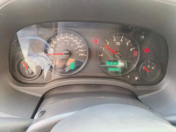 [上海·皖M] 二手Jeep指南者2012款 2.0L 两驱运动版