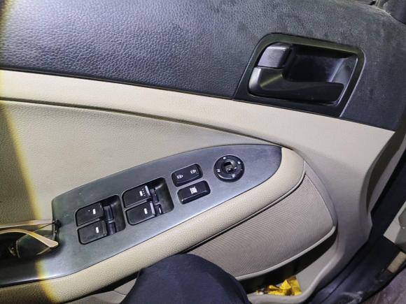 [深圳·湘F] 二手起亚起亚K52015款 2.0L 自动GL