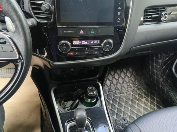 [上海·沪B] 二手三菱欧蓝德2018款 2.4L 四驱豪华版 7座