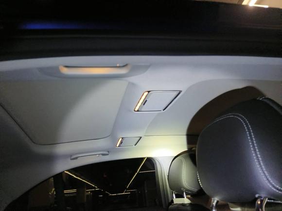 [广州·粤A] 二手奔驰奔驰C级2019款 改款 C 260 L 运动版