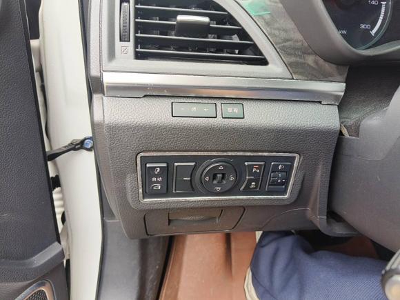 [深圳·粤B] 二手比亚迪秦新能源2017款 1.5T 尊贵型