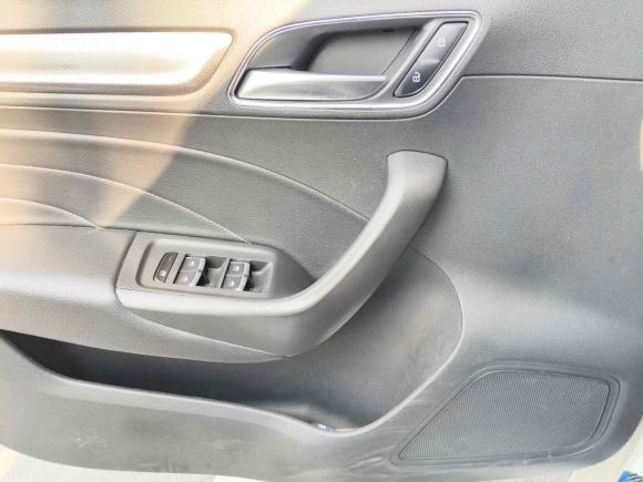 [南京·苏A] 二手荣威荣威i62018款 20T 自动互联网智享版