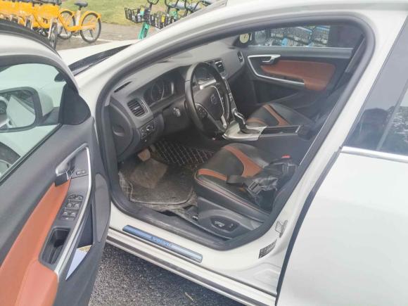 [上海·沪B] 二手沃尔沃沃尔沃S602014款 S60L 2.0T 智远版